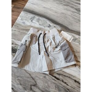 NWT Lululemon Multi-Pocket Cargo HR Hiking Short‎ 5" Lightweight Seal Gray